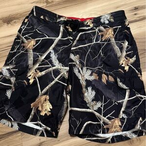 Men's Cabela’s Black Camo Cargo Swim Trunks Shorts - Tree Leaf Print